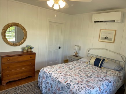 Oak Bluffs, East Chop Martha's Vineyard vacation rental - First floor queen bedroom