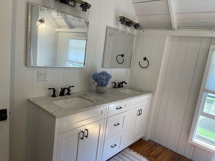 Oak Bluffs, East Chop Martha's Vineyard vacation rental - Upstairs full bathroom with double sink and large shower
