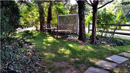 Oak Bluffs, near Inkwell Beach Martha's Vineyard vacation rental - Seating area in the front yard
