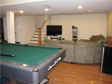 level bluffs oak rental vacation vineyard recreation lower pool flat screen table tv