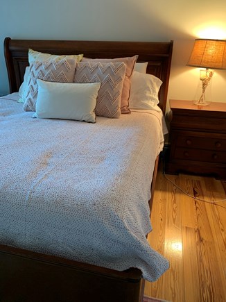 Oak Bluffs, East Chop Martha's Vineyard vacation rental - King bed in the guest house