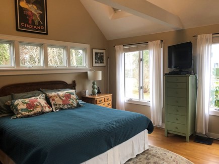 Katama-Edgartown, Edgartown- 1 mile to town  Martha's Vineyard vacation rental - Primary suite with bath & private access to family outdoor shower