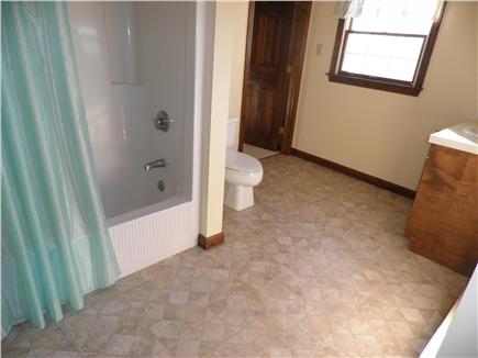 Edgartown Martha's Vineyard vacation rental - Full bath 2nd floor