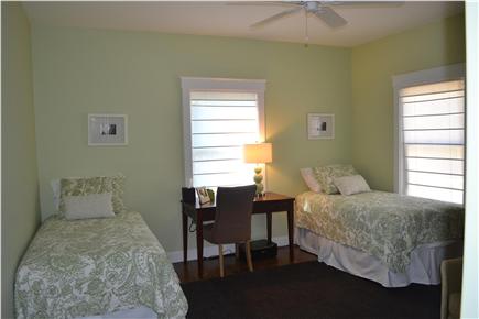 Oak Bluffs Martha's Vineyard vacation rental - Fourth bedroom has two twins beds