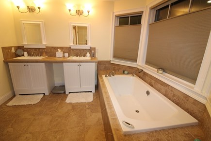Vineyard Haven Martha's Vineyard vacation rental - Primary bathroom