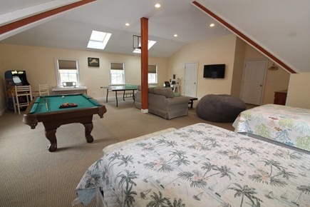 Vineyard Haven Martha's Vineyard vacation rental - Bonus room, 2 Queens