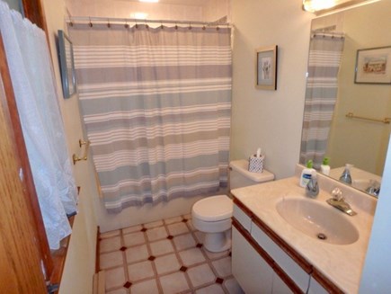 Oak Bluffs Martha's Vineyard vacation rental - Full bathroom