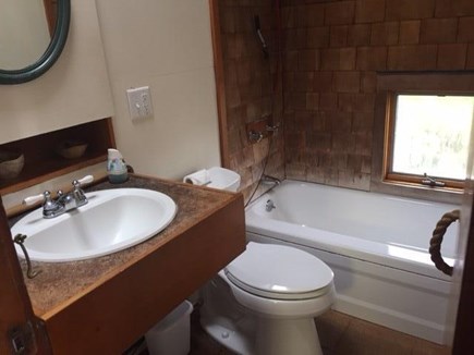 West Tisbury Martha's Vineyard vacation rental - Full Bathroom