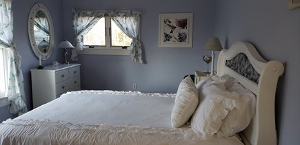 Edgartown Martha's Vineyard vacation rental - Lilac Bedroom With Fantastic Cathedral Ceiling.