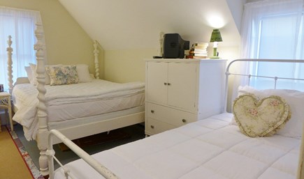 Oak Bluffs, Historic Copeland District/ In Martha's Vineyard vacation rental - Bedroom 3 (1 king & 1 twin)