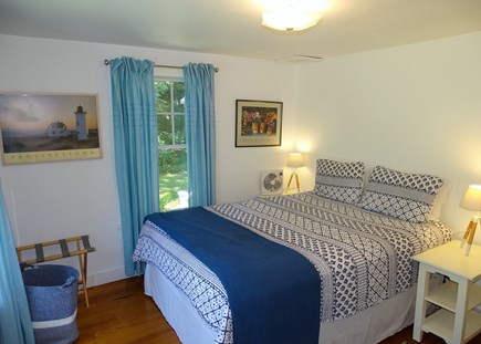 Oak Bluffs, East Chop Martha's Vineyard vacation rental - Queen bedroom on the main floor