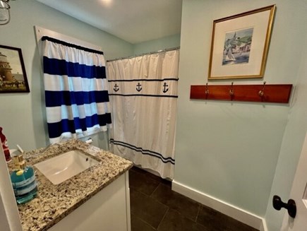 Oak Bluffs, Walk to town, and beach, shops Martha's Vineyard vacation rental - First floor bathroom