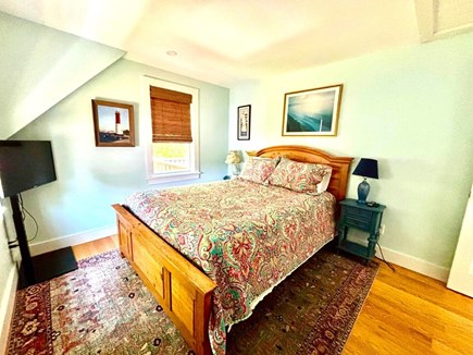 Oak Bluffs, Walk to town, and beach, shops Martha's Vineyard vacation rental - 2nd floor queen bedroom