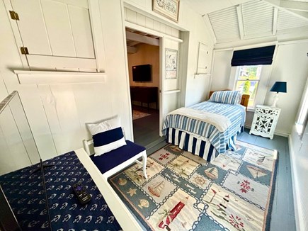 Oak Bluffs, Walk to town, and beach, shops Martha's Vineyard vacation rental - First floor bedroom twin bed