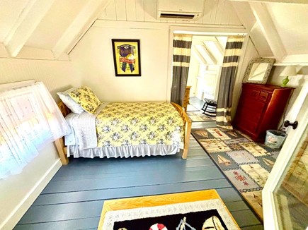 Oak Bluffs, Walk to town, and beach, shops Martha's Vineyard vacation rental - 2nd floor front bedroom twin