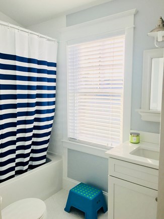 Downtown Vineyard Haven Martha's Vineyard vacation rental - Bedroom #3 ensuite bath with soaking tub.