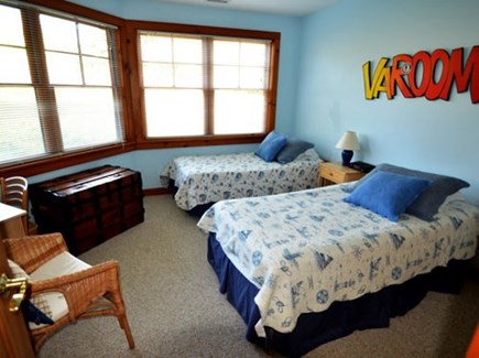 Chilmark Martha's Vineyard vacation rental - Youthful twin bed suite with sunny atmosphere, views