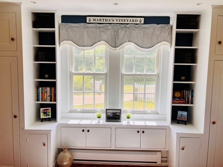 Chilmark Martha's Vineyard vacation rental - Built-in bookcase in living room
