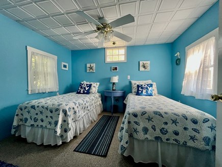 Oak Bluffs Martha's Vineyard vacation rental - Downstairs Twin bedroom with seaside decor