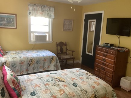 Edgartown Martha's Vineyard vacation rental - Twin bedroom with tv,ac and ceiling fan