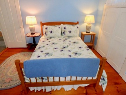 Edgartown Martha's Vineyard vacation rental - Second floor Full bed bedroom with A/C.