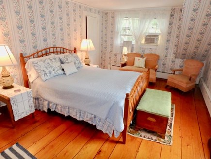 Edgartown Martha's Vineyard vacation rental - Nice large Queen bedroom, upstairs.
