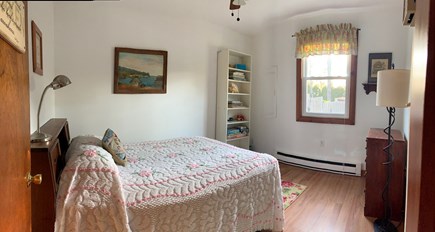Oak Bluffs Martha's Vineyard vacation rental - Bedroom—Downstairs, Full size bed, Closet