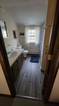 Edgartown Martha's Vineyard vacation rental - Second level bathroom