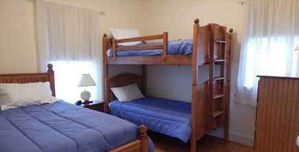 Oak Bluffs Martha's Vineyard vacation rental - First Floor Bedroom with 3 Twins