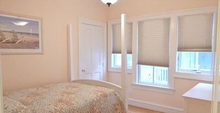 Oak Bluffs Martha's Vineyard vacation rental - First Floor Bedroom with Queen Size Bed