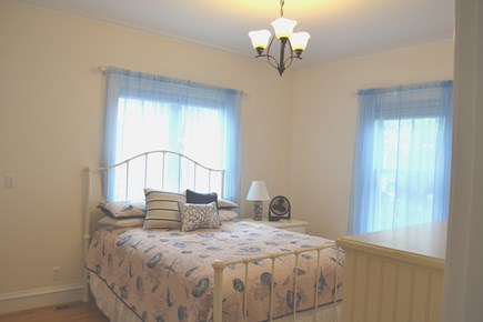 Oak Bluffs Martha's Vineyard vacation rental - First Floor Bedroom with Queen Size Bed