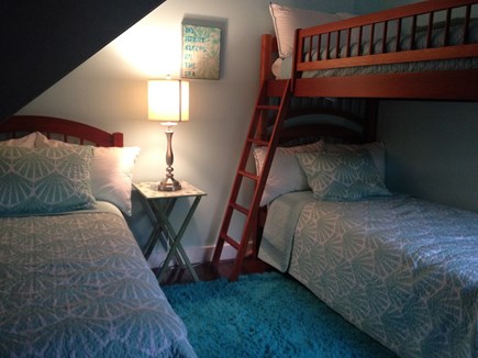 Oak Bluffs Martha's Vineyard vacation rental - Bunk Bed room with extra twin