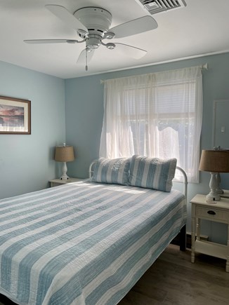 Oak Bluffs Martha's Vineyard vacation rental - Sunny queen bedroom