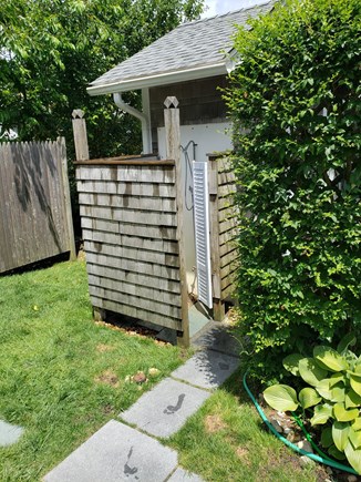 Edgartown, Sengekontacket Pond Waterfront Martha's Vineyard vacation rental - Outdoor Shower