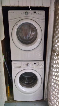 Edgartown, Sengekontacket Pond Waterfront Martha's Vineyard vacation rental - Large Washer & Dryer
