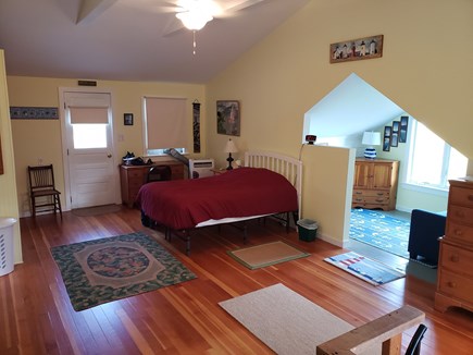 Edgartown, Sengekontacket Pond Waterfront Martha's Vineyard vacation rental - Upper Level Queen Bed