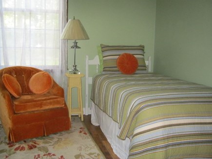 Oak Bluffs Martha's Vineyard vacation rental - Sea Green ground floor twin bedded room