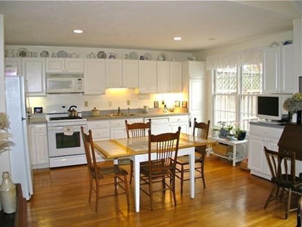 Vineyard Haven Martha's Vineyard vacation rental - Beautiful sunlit kitchen