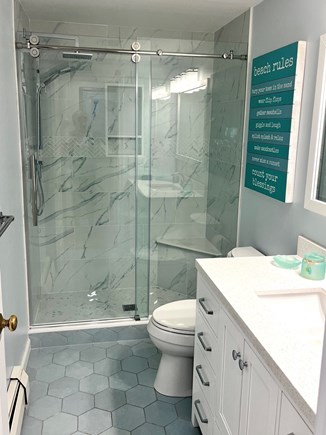 Oak Bluffs Martha's Vineyard vacation rental - Second Floor Hallway Bathroom.