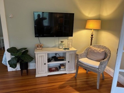 Oak Bluffs, Near MV Hospital Martha's Vineyard vacation rental - Living room with TV