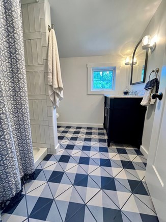 Oak Bluffs Martha's Vineyard vacation rental - Private bath in King suite