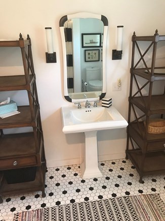 Oak Bluffs Martha's Vineyard vacation rental - Main floor bath with shower.