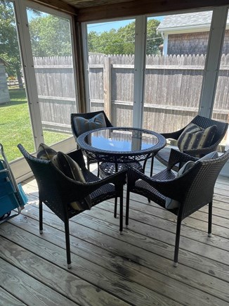 Oak Bluffs, Walk to town- quiet location Martha's Vineyard vacation rental - FAB 3 season porch plus cozy dining