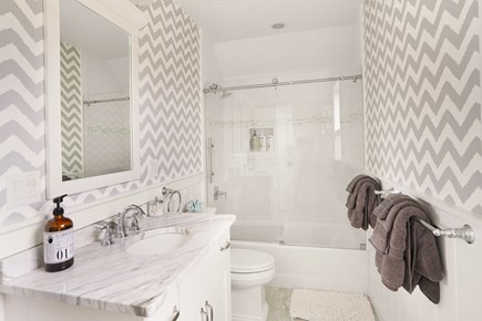Edgartown, ENK2007 Martha's Vineyard vacation rental - 2nd floor 2 Full/Queen ensuite bathroom