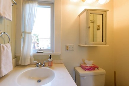 Oak Bluffs Martha's Vineyard vacation rental - Full bathroom
