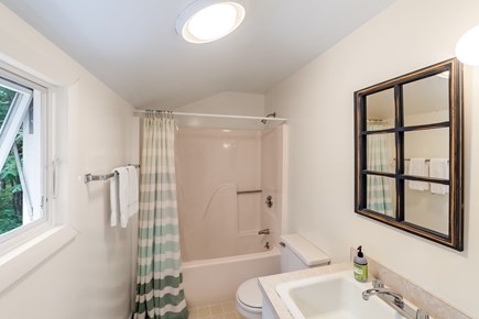 Katama-Edgartown Martha's Vineyard vacation rental - King Suite Full Bath