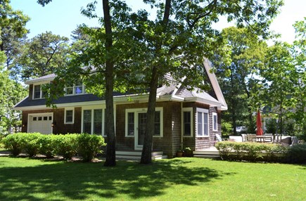 Oak Bluffs, East Chop Martha's Vineyard vacation rental - Three bedroom/2 bath home with central air.