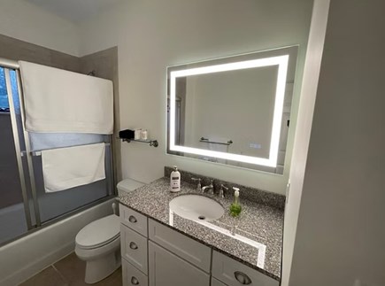 Edgartown, ENC2191 Martha's Vineyard vacation rental - Second Floor-Full Bath