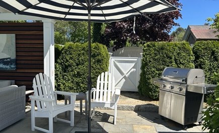 Oak Bluffs Martha's Vineyard vacation rental - Saber gas grill