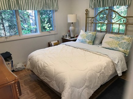 Oak Bluffs, Brush Pond/Eastville Martha's Vineyard vacation rental - Queensize Bedroom 1